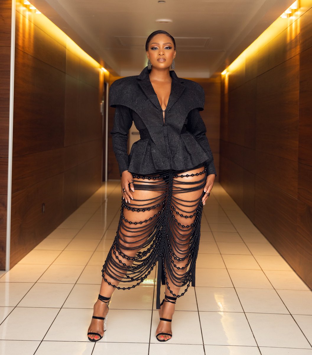 OfficialOsas's tweet photo. Shiiiiiiii 😎🖤🖤🖤 https://t.co/VtWjP0BNKP
