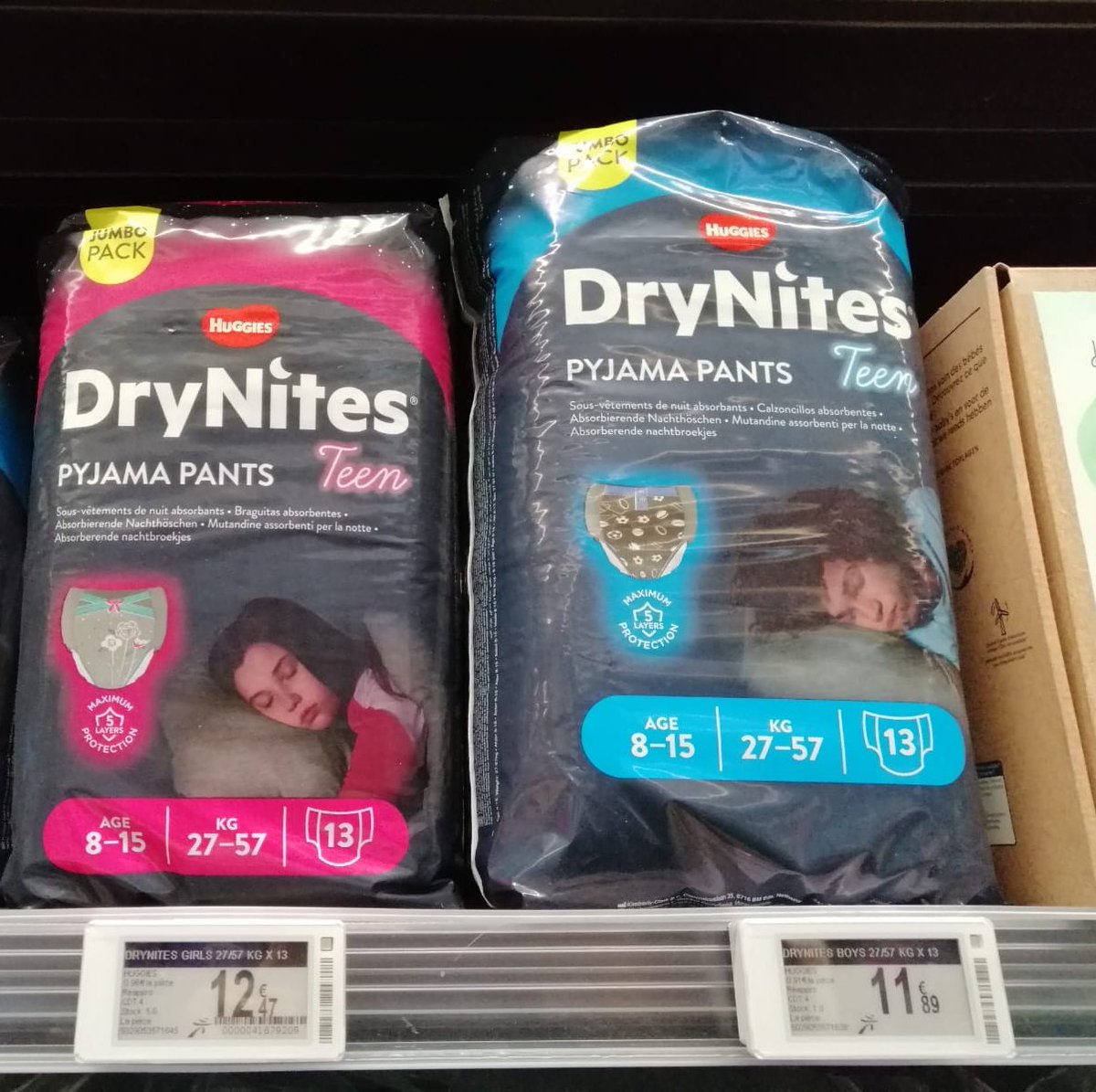 BenjaminLauper's tweet photo. À l'@intermarche de Vichy, si vous avez des fuites urinaires, mieux vaut être un garçon qu'une fille, vous gagnerez presque 1 euro par paquet...

#taxerose
@PepiteSexiste https://t.co/EUEj0J4P26