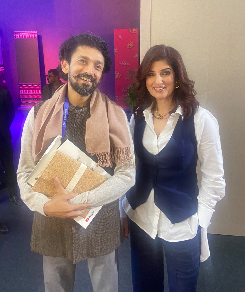 Was awesome bumping into the so smart and witty @mrsfunnybones at #GoogleForIndia. Please write more