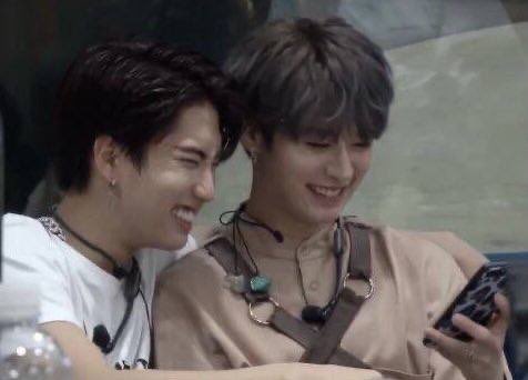 плейбой карти tweet media