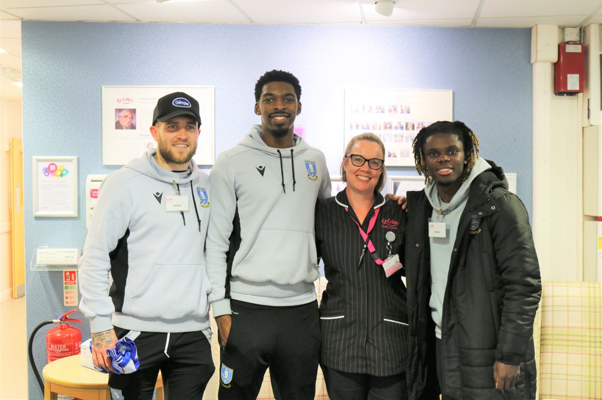 StLukes_Sheff's tweet photo. What an afternoon! Patients, families and staff were delighted to receive a visit today from @swfc as part of their #BlueandWhiteChristmasDay! 🦉🎄

This meant so much to our patients and families particularly life-long fan, Anthony. Thank you #SWFC for making a difference https://t.co/DlM0gAe53k