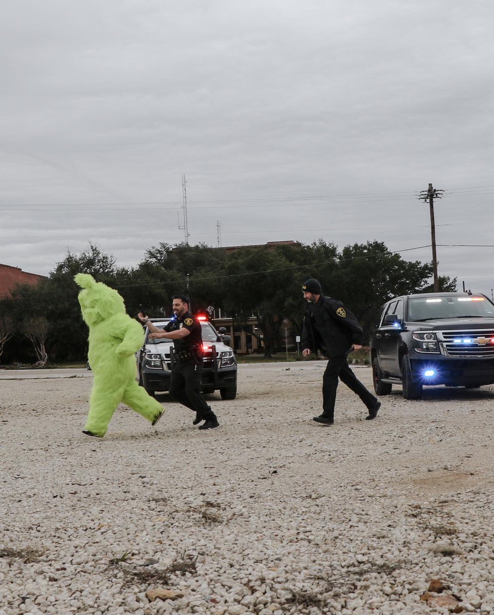 DenisonTexasPD's tweet photo. MEDIA ADVISORY: The Denison Police Department Arrests Local Thief
 
Denison, TX (December 19, 2022) – Monday morning at approximately 10:00 am, officers responded to a burglary in progress in Downtown Denison.
 
The suspect has now been identified as The Grinch. https://t.co/YCZ7Ci8VCh