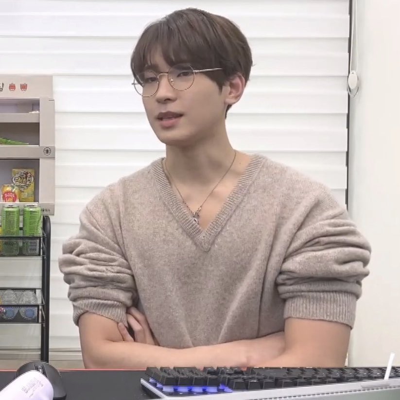 wonwoo pics on my phone tweet media