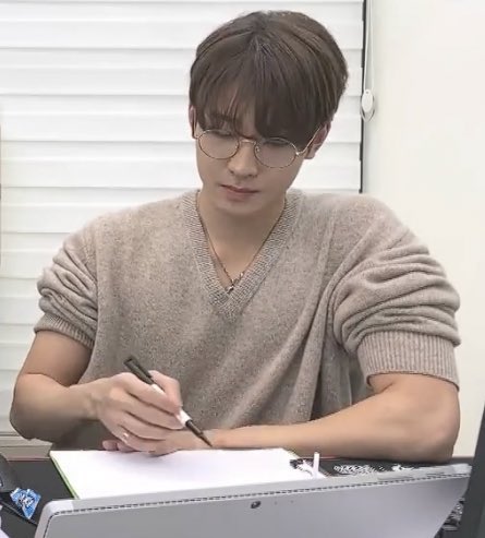 wonwoo pics on my phone tweet media