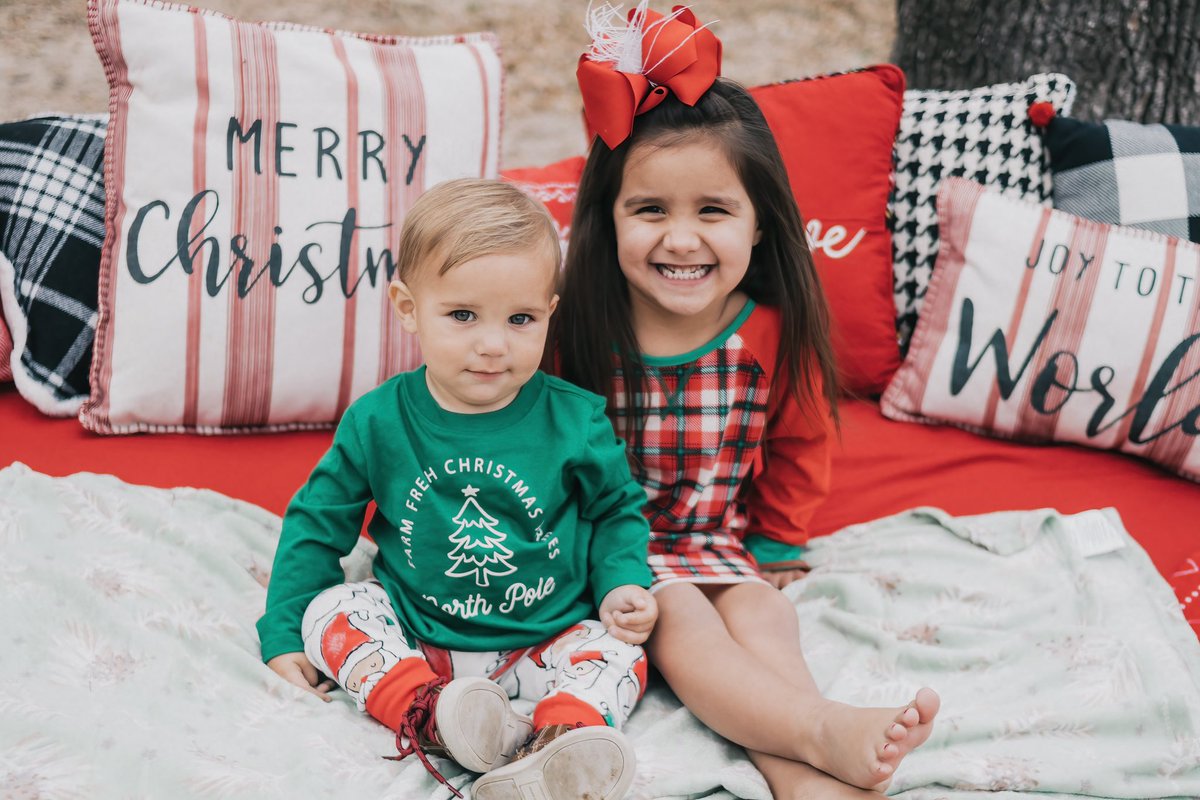 kayla_113's tweet photo. Rilynn and Landon Christmas pictures ❤️🎅🏼🎄 I love that our kids get to grow together! @TallenHalliday https://t.co/MpBnfQpqly