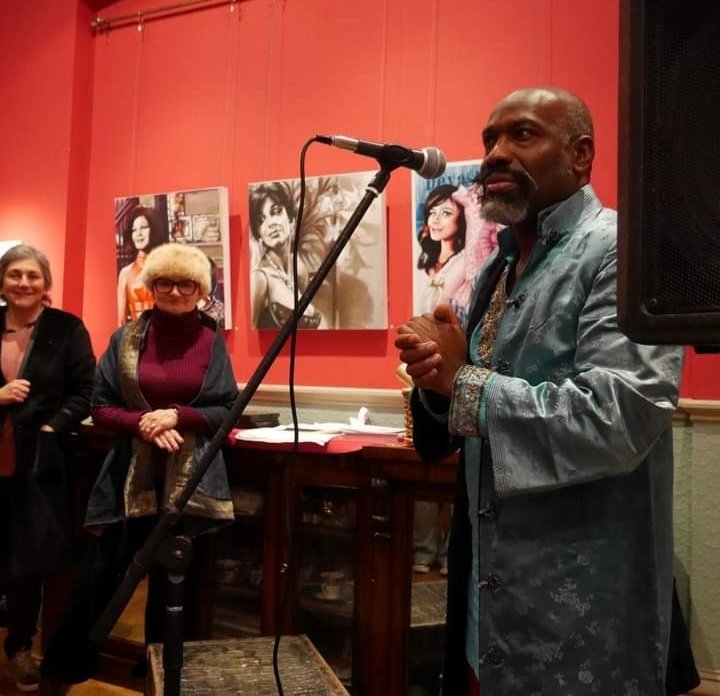 senojlas's tweet photo. Enjoyed the funky @countindigo performing at the #Fenellafielding #exhibition yesterday #finissage #funkislove @FenellaFielding at #gallery286 #portraits #costumes #wigs #photos a tribute to the late Fenella Fielding #alternativecarols #dingdong https://t.co/52mZbJAY8w