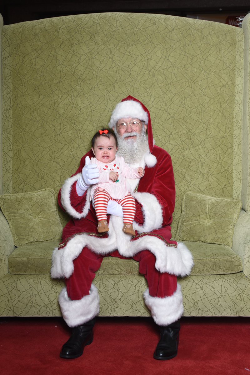 xxalyssaD's tweet photo. Sky wasn’t a fan. Maybe next year. 😭🤪 https://t.co/dG2iZqpakO