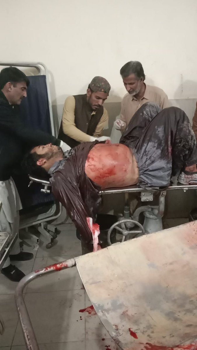 WaliullahShahw2's tweet photo. 2 Consective blasts in #khuzdarblast district of Balochistan injured the 20 innocent peoples, the peace of Balochistan once again is at risk but the federal and the Provincial governments are busy in managing their corruption in the issue of #Recodik resources of Balochistan. https://t.co/4Ixo6LFjqY
