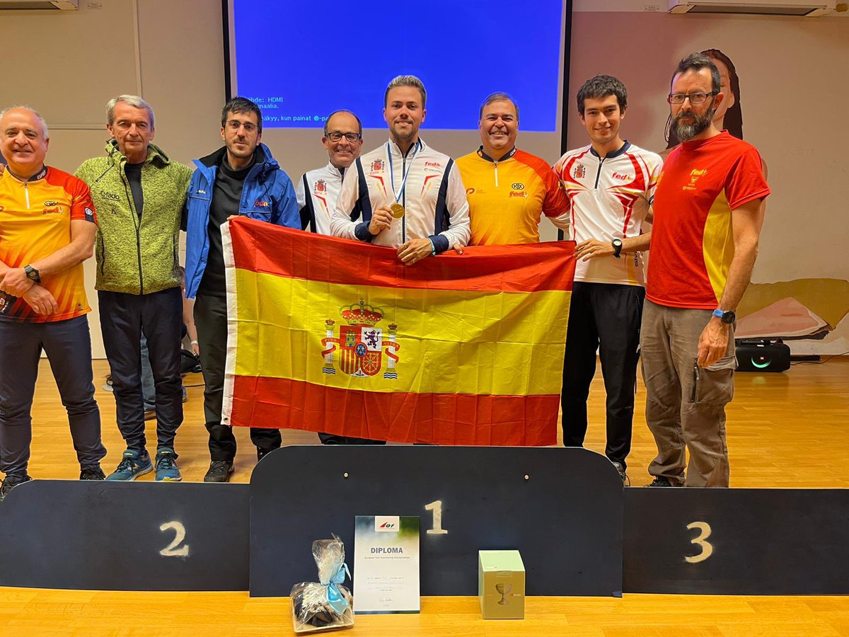 Clubcoma's tweet photo. Estamos de enhorabuena, 2 de nuestros socios, Alejandro Aguilar @alebasket_98 y Juan Emilio Montero @carjuja han sido reconocidos como Deportistas de Alto Nivel estatal #DAN por el @deportegob tras los méritos obtenidos en pruebas internacionales como Europeo 🇫🇮 y el Mundial 🇲🇨 https://t.co/MpBqx8WvRq