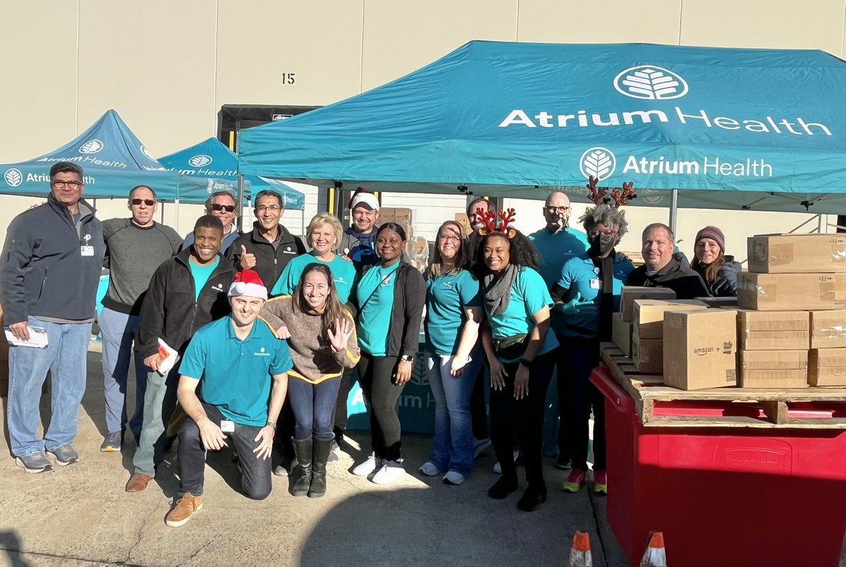 AtriumHealth's tweet photo. @AtriumHealth is teaming up with @Amazon to support the @SalvationArmyUS Angel Tree distribution, providing 5,000 hygiene kits and 2,700 boxes of food for people and families in need. @SalArmyCLT #communitygiving #ForAll

https://t.co/uwiKfyGLTX https://t.co/JPxYwKDiWZ