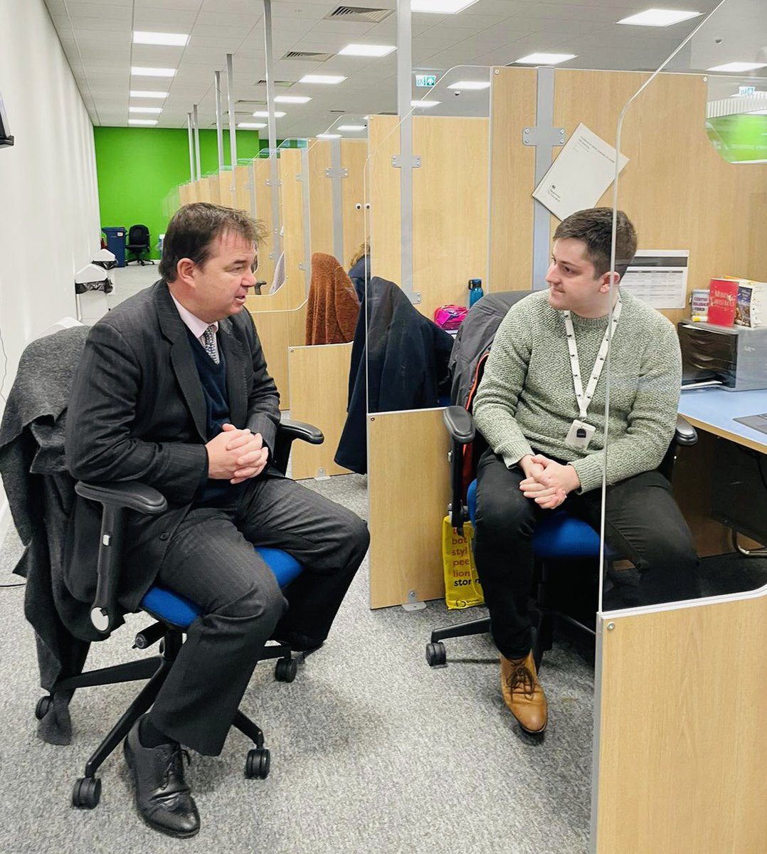 GuyOpperman's tweet photo. Great to join local MP @jamesowild and the @DWPgovuk team at #KingsLynn Job Centre @JCPInEastAnglia today: a great team making a big difference to job creation, and supporting their local employers in West Norfolk 👍 https://t.co/vmbthS0kgi