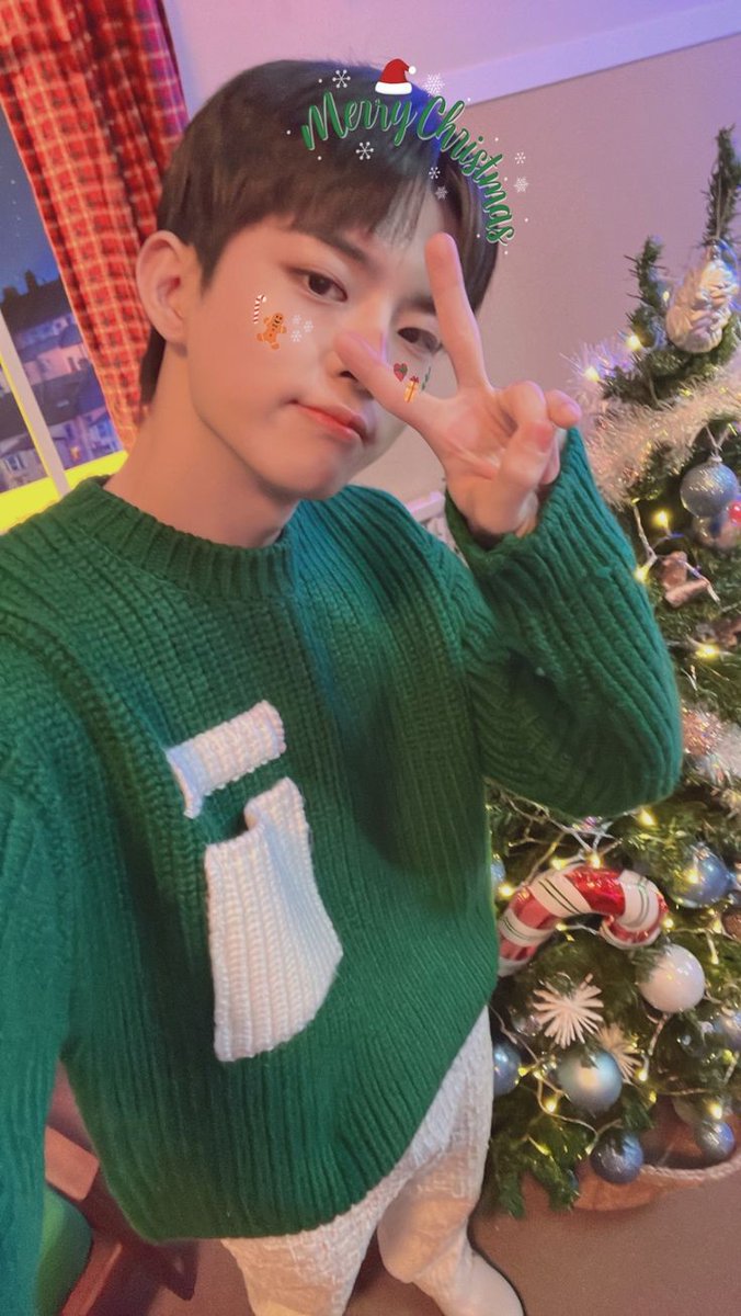 bibieolog's tweet photo. lookzinho para o especial de natal da empresa mais cheirosa do npop
#ARIONSPECIALCHRISTMAS https://t.co/ljrmxGB6UP