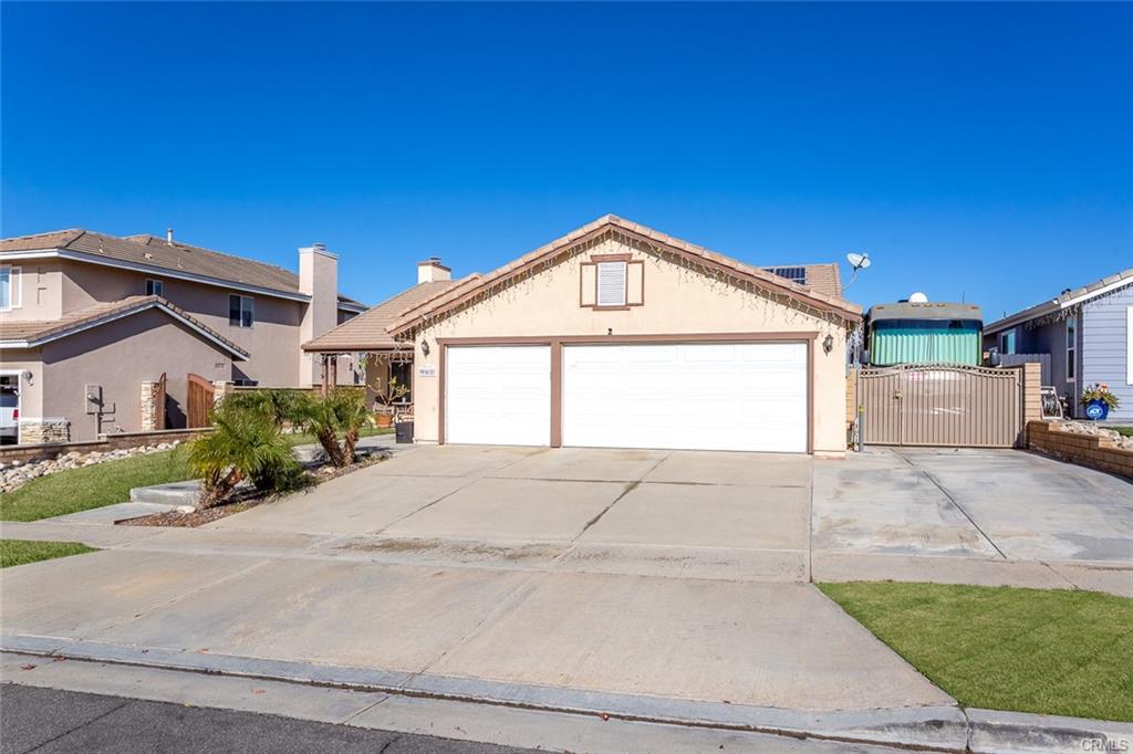 LaurieEickhoff's tweet photo. #newonmarket in South Corona! 
Single story, 4 bedroom, 2 bathroom
961 Cowhide Rd. entertaining offers between at $750,000-$775,000
#lovewhatyoudo #peoplematter #itsallaboutmyclients #laurieeickhoff #bre01996594 #inlandempire #corona #southcorona #singlestory #nohoa https://t.co/zXbrWBME05
