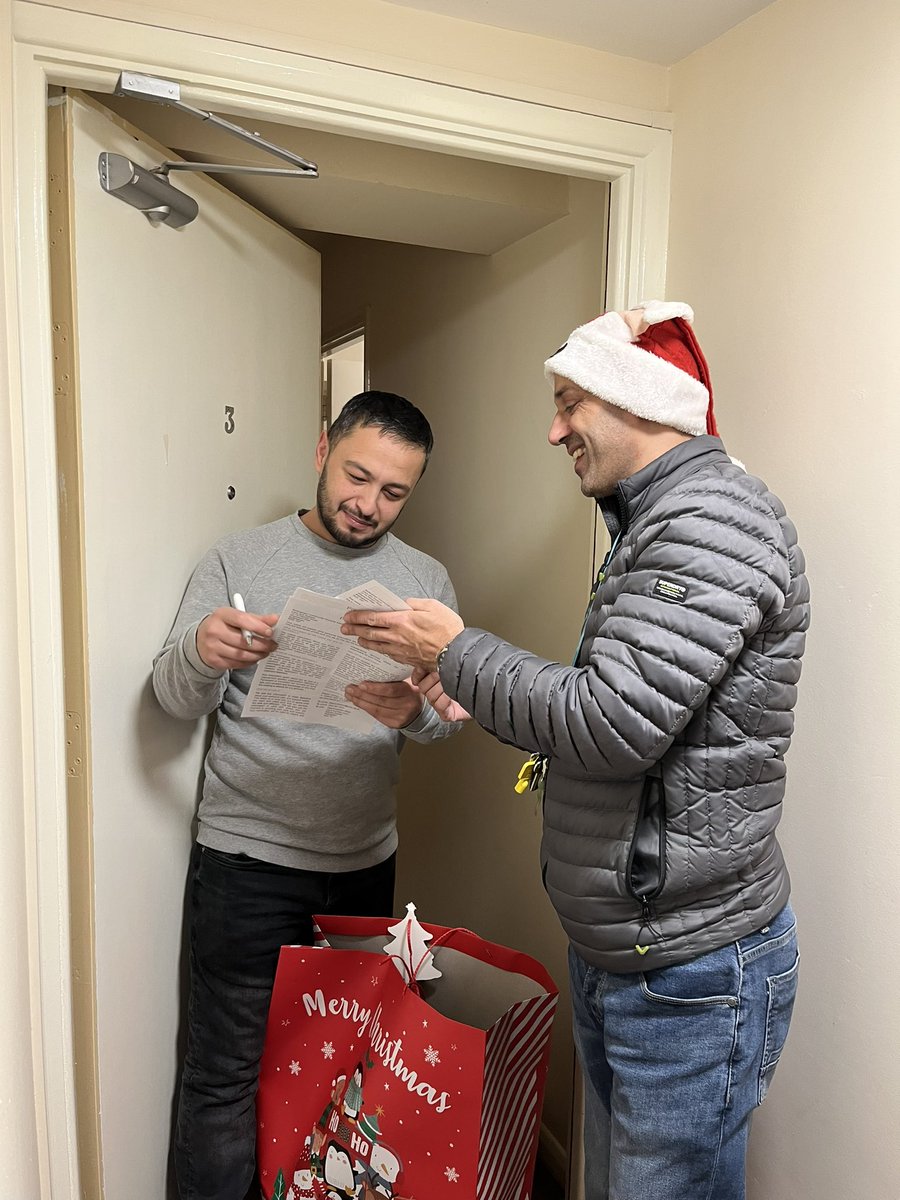 TraceyWardNCHA's tweet photo. Thankyou to @DaveBurrell07 for inviting me to Heathfield House today to make customers day’s special with Christmas presents donated from @mezmin1 and @LeicsCares great to see great partnership working with @NottsCommHA https://t.co/v1R4moOI8R