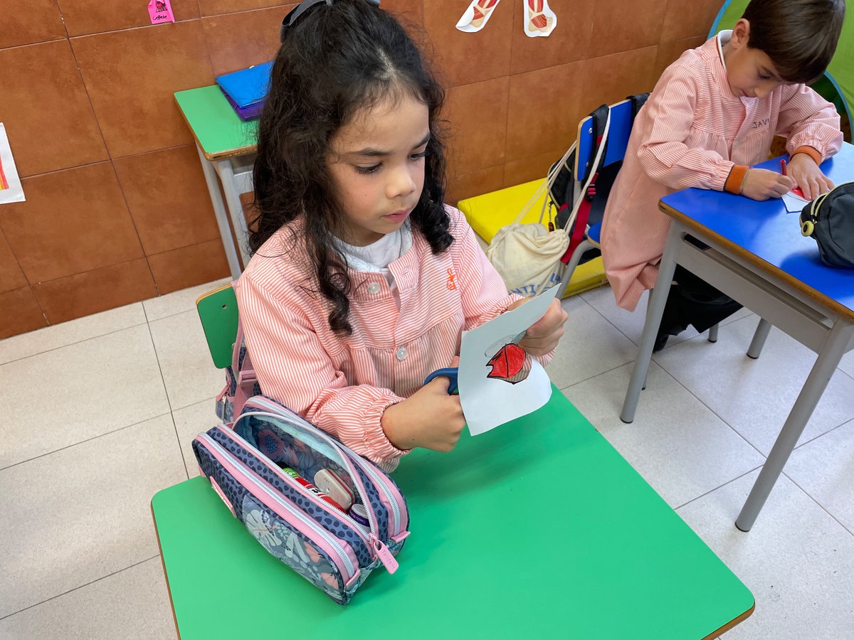 FranciscanasCor's tweet photo. #infantil e 1º de #primaria, mandámoslles aos #centrosdemaiores cos que colaboramos unha postal de #nadal e tamén ao #hospitalteresaherrera
Desexámosvos un Nadal cheo de sorrisos!
#somosfranciscanas #franciscanascoruña #colexioplurilingüecoruña #colexioconcertadocoruña https://t.co/ZNvzf2NV84
