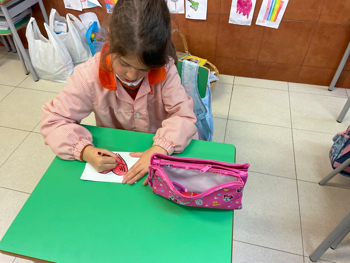 FranciscanasCor's tweet photo. #infantil e 1º de #primaria, mandámoslles aos #centrosdemaiores cos que colaboramos unha postal de #nadal e tamén ao #hospitalteresaherrera
Desexámosvos un Nadal cheo de sorrisos!
#somosfranciscanas #franciscanascoruña #colexioplurilingüecoruña #colexioconcertadocoruña https://t.co/ZNvzf2NV84