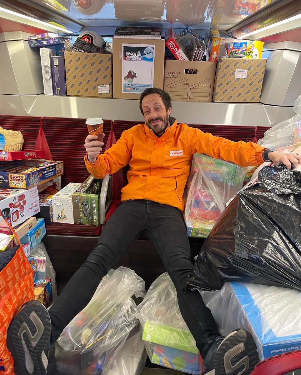 How did you spend your Monday ?? We had the pleasure in joining @vikingbreakfast to collect #presents 🎁 for this years @VikingFM <a href="/CashforKids1/">Cash for Kids Yorkshire</a> #missionchristmas with <a href="/EYBuses/">East Yorkshire</a>. It’s been amazing to see all of the #generous #donations that filled the #doubledecker 🥰🎄