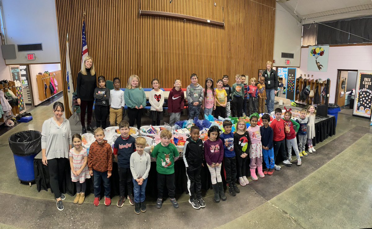 prek1NGES's tweet photo. Our little school put together dinners for 15 families! Partnering with the Grafton Food Bank- we are so fortunate to live in an amazing community! #ngespride #gpscommunity https://t.co/sgUD0Ru8cW