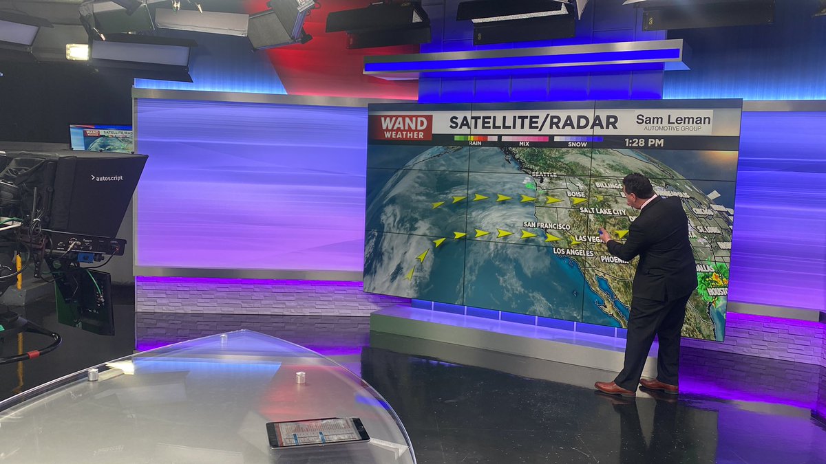 CarynEisert's tweet image. We’re talking upcoming winter weather on @wandtvnews at 4 p.m. Join us to prepare for the holiday weekend. @jimkosek