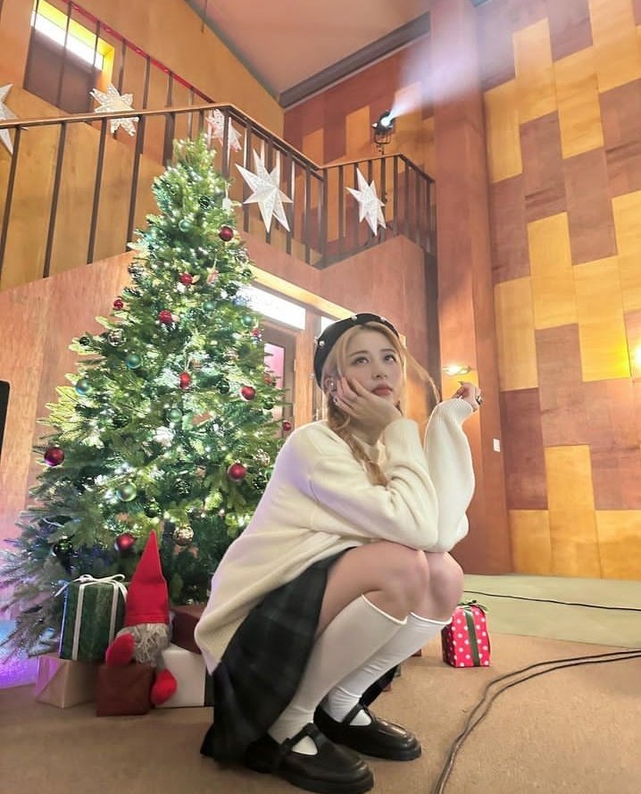 Juli_npop's tweet photo. [📸] Fotos exclusivas da n-idol #JULI no evento de natal da Árion Entertainment. Este ano, a marca de luxo citycol foi responsável pelo seu look!

🎄 #ARIONSPECIALCHRISTMAS @ARION_ent https://t.co/vu4b2JAa6f