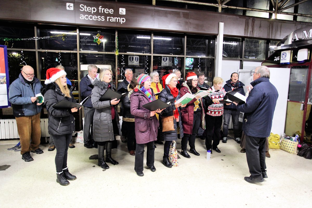 BandHCRP's tweet photo. Carol Singing by Bedford Choral Society at Bedford Station this evening raise over ยฃ300 for the Bedford Food bank this evening. Thanks to everyone who took part. Band #Chasingdeer will be providing the entertainment betwee 4-6pm Tuesday - once again collecting for the Food Bank https://t.co/6N8Fs88rCR