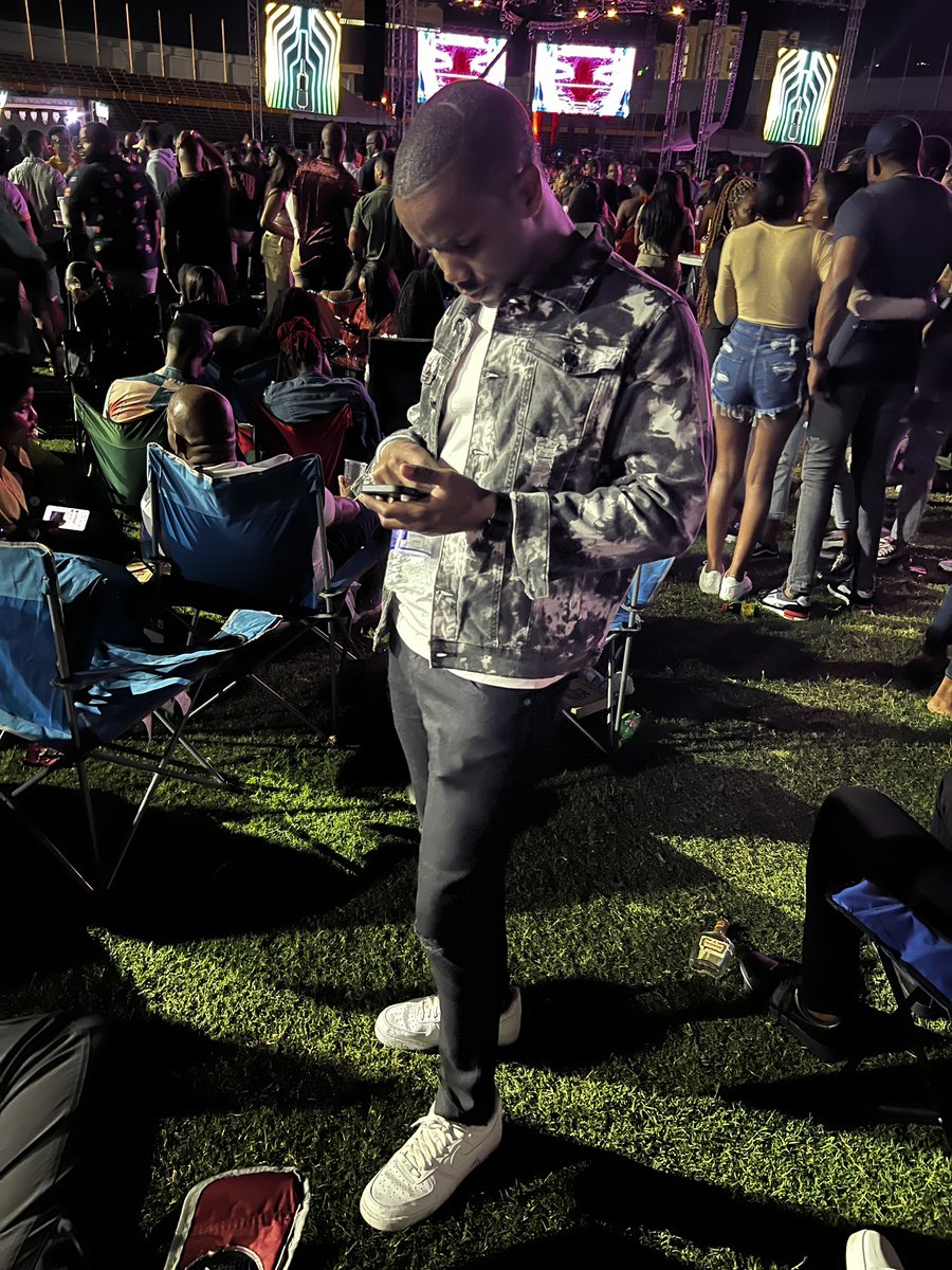 jordxnhenry's tweet image. i like my weekends absurd