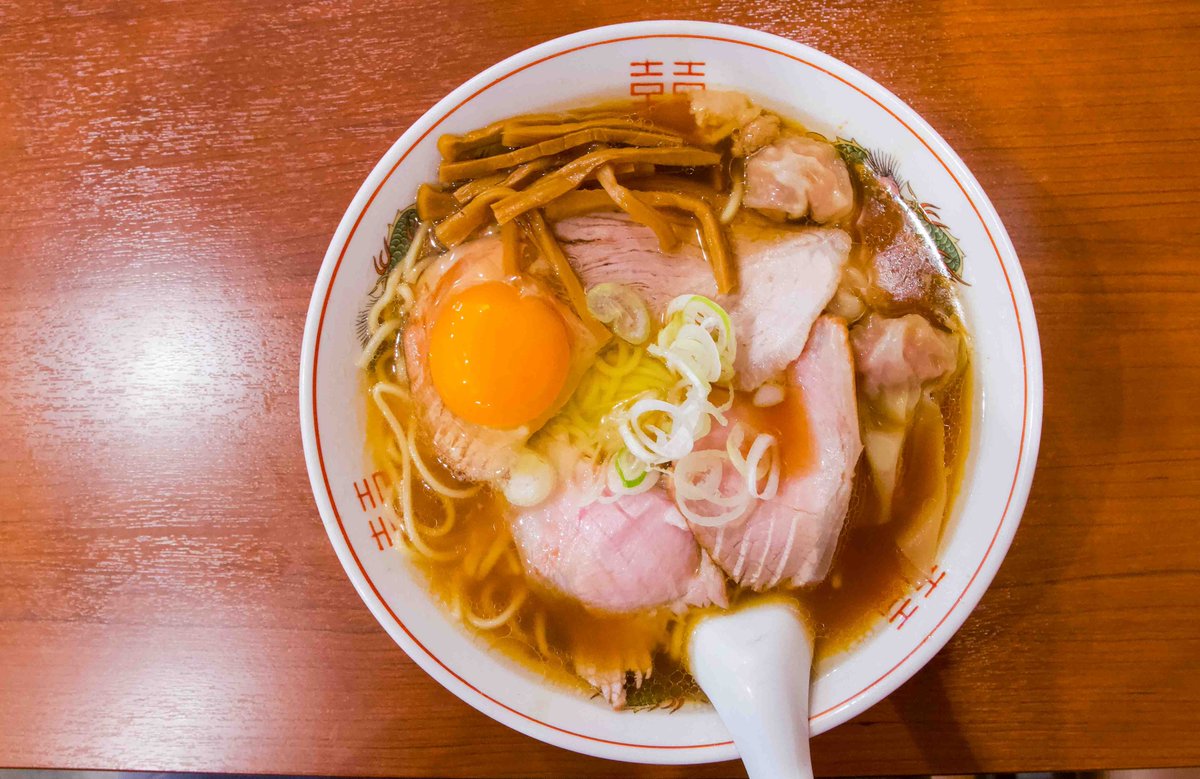 5amRamen's tweet photo. Kyoraku in Ginza (Tokyo) serves meaty, classic ramen, with a recipe going back to 1956. 

The dumplings are a must!
https://t.co/zXwYqq1zAL

#ramen #ramennoodles #Ginza #Japanesefood #noodles #eatramen #5amRamen https://t.co/gYacJnSSUQ