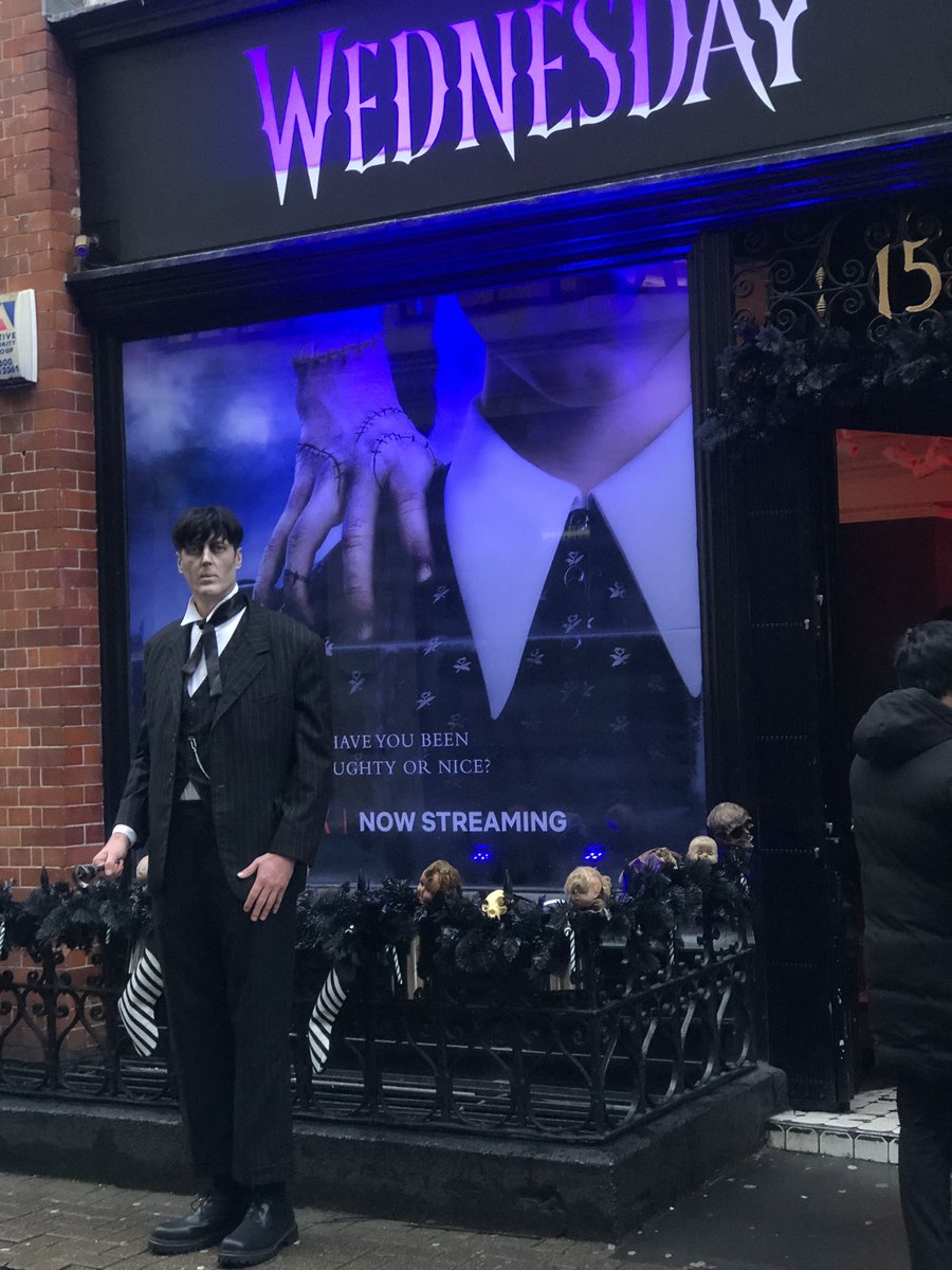 Philip Treacy tweet media