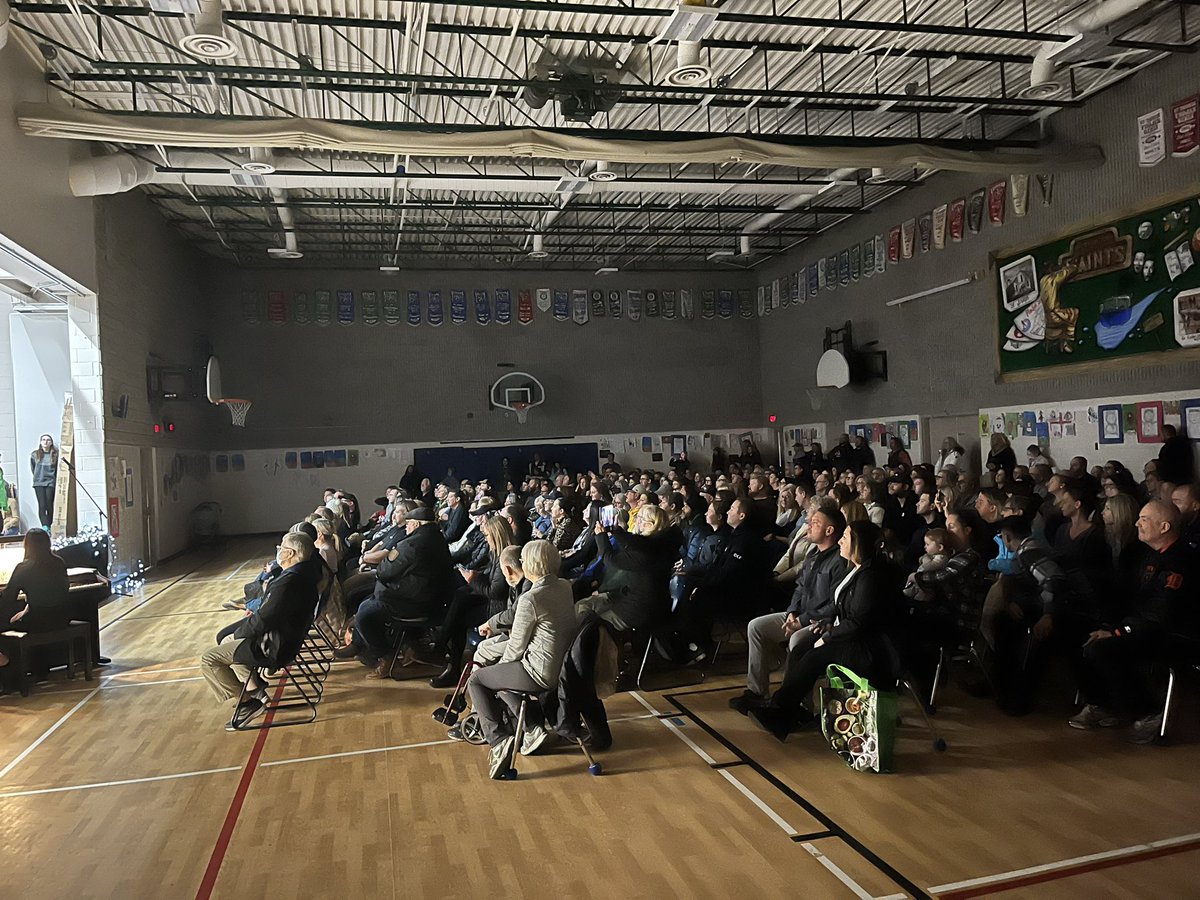 Welcome to our <a href="/StJosephCorCS/">St Joseph Corunna</a> families ! Thank you for coming to our Christmas concert! #sccdsb