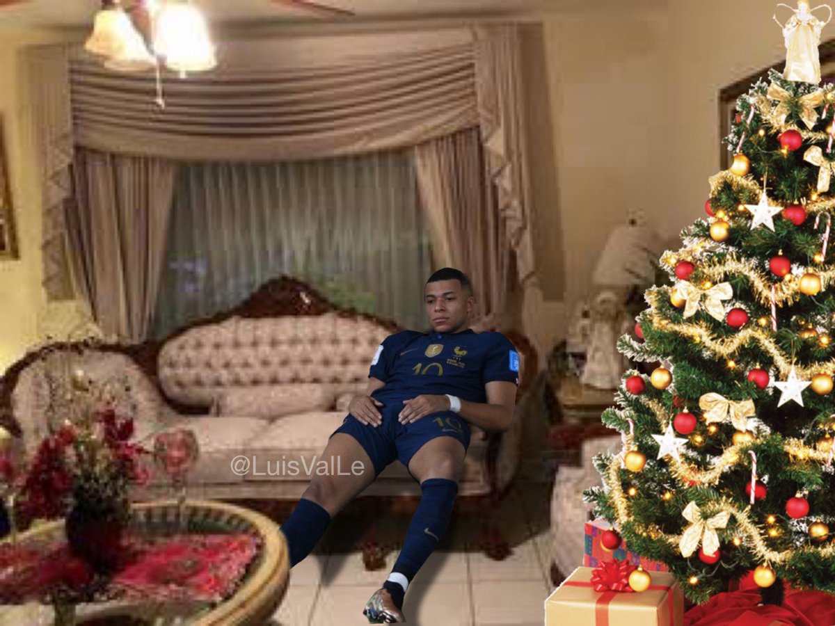 Esperando a que sean las 12 para dar el abrazo de Navidad