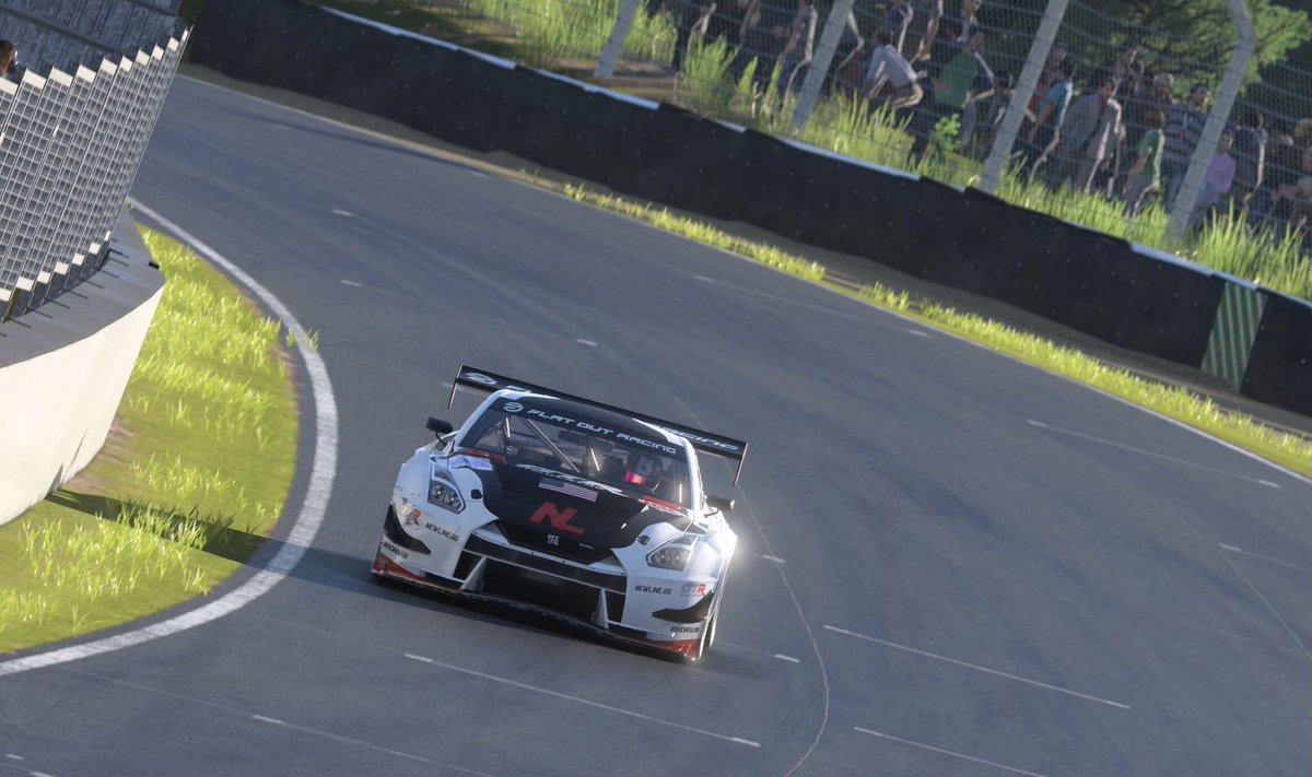 ggNEWLINE's tweet photo. FOR round 6 was a typical eventful race around Brands Hatch and saw @CaIen24 Qualifying on pole once again and a small mistake cost him the win in the end he finished P2. After a bad one shot qualy @RobbyHeck_ started from the back and was wrecked on lap 1. He came in P3. https://t.co/CWHBiEu9Cb