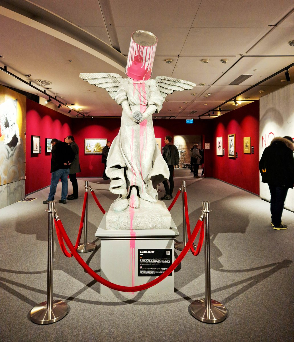 Dear all, shortly before it ends i made it into the #UnauthorizedExhibition The Mystery Of #Banksy - A #Genius Mind. I was pleasantly surprised at how much I like his #Works...that's why i brought the artwork for you guys to look at!!! @mystery_of_banksy🎈