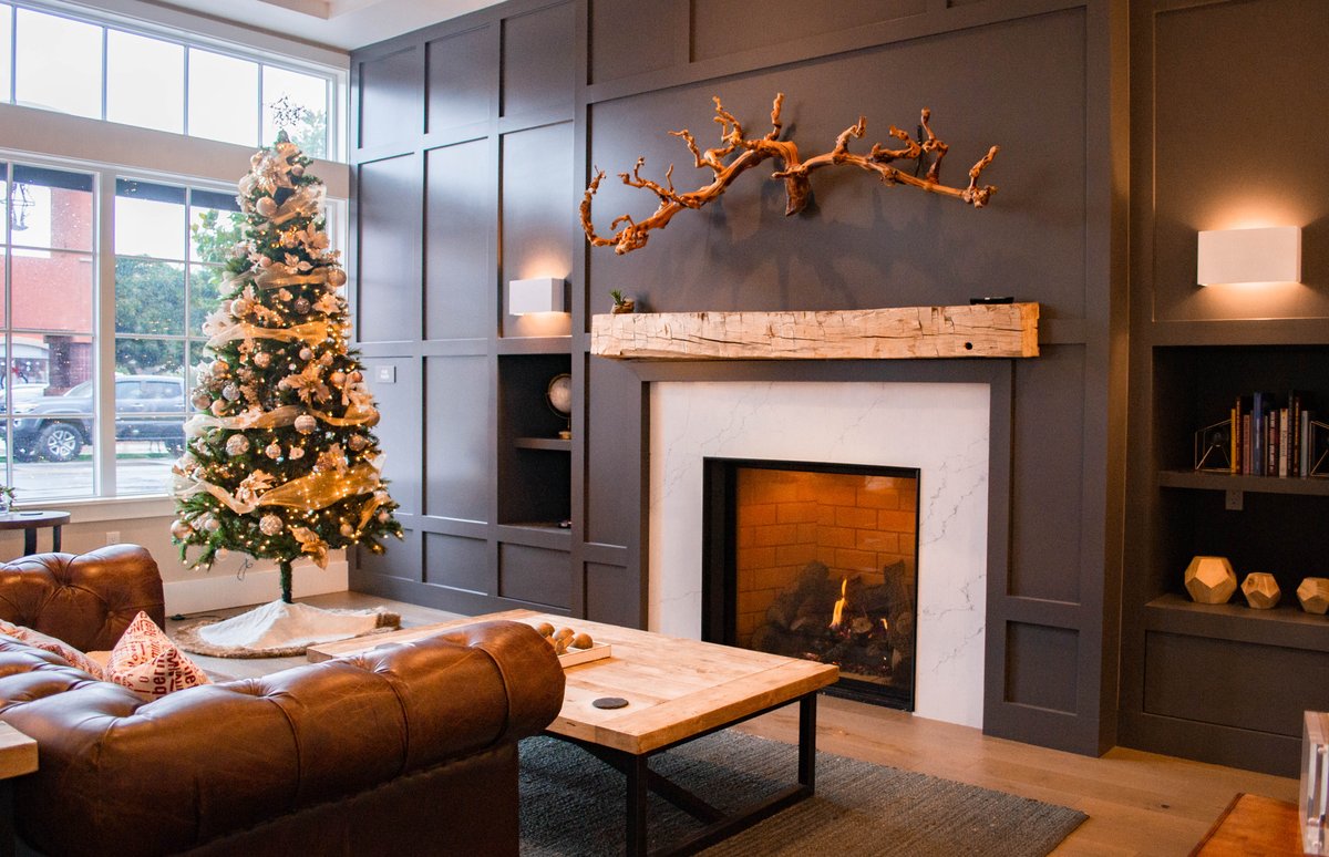 Last minute holiday shopping? 🎁  We don't judge! Check out our never-expiring hotel gift cards &amp; save 15% when you purchase by December 24th. Give the gift of travel this holiday season &amp; enjoy memories that last a lifetime. Link in bio.✨