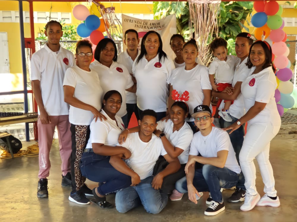 AnaInoatv's tweet photo. Fundación Ofrendando con Amor realiza almuerzo navideño y dona juguetes a cientos de niños: Leer más.- https://t.co/sN9YMO9tY4 
.
.
#Ofrendandoconamor
#Fundación
#ONG
#Anainoatv
https://t.co/NFEL9JCtoZ https://t.co/DOwrBgxVcc