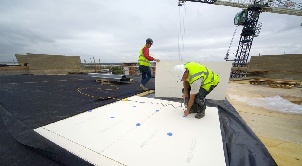 A #FlatRoof with tapered insulation reduces the risk of standing water. It also negates the requirement of a structural fall, which helps reduce the overall cost of the roof and installation time. See: bit.ly/3Hu1Hi0 #Roofing #RoofingContractor