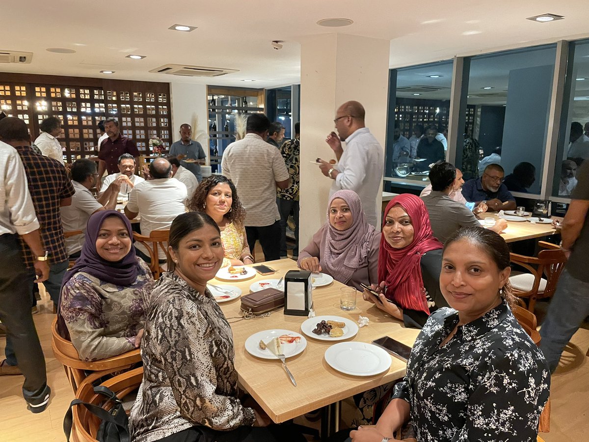 Roxeyna's tweet photo. MDP qaumy majleehuge super majority othy RJ aa eku. RJ primaryga vaadha kuravvaane vaahaka vidhaalhuvumun hurihaa beyfulhunves thibbevee RJ aa ekukama campaign gai furihama ah masakkaiy kohdhevvaanekan haama kurevvi. In sha Allah RJ mi inthihaab kaamiyaab kuravvaane. #Ibu2023 https://t.co/iDFJdQDA4g