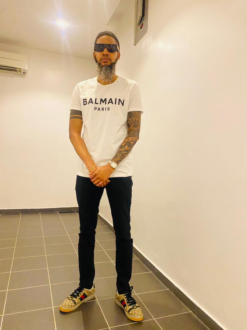 otoiks's tweet photo. Probably my favorite pose. #HallwayChronicles https://t.co/4cOSiCEYrj