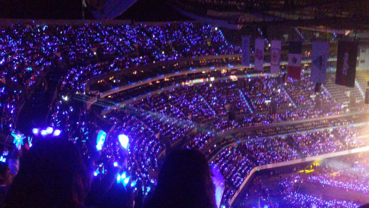 im_yosho15's tweet photo. Haber @Musicvibe_mx te muestro gráficamente lo que ELF puede hacer.

Primera imagen, Super Show 7 en la Arena Ciudad de México, segunda imagen Estadio Azteca.

¿Y tú nos quieres dar un recinto pequeño?

#SUJUenlaArenaCDMX #SS9inMX #SUPERSHOW9 https://t.co/kLdt5GkORU