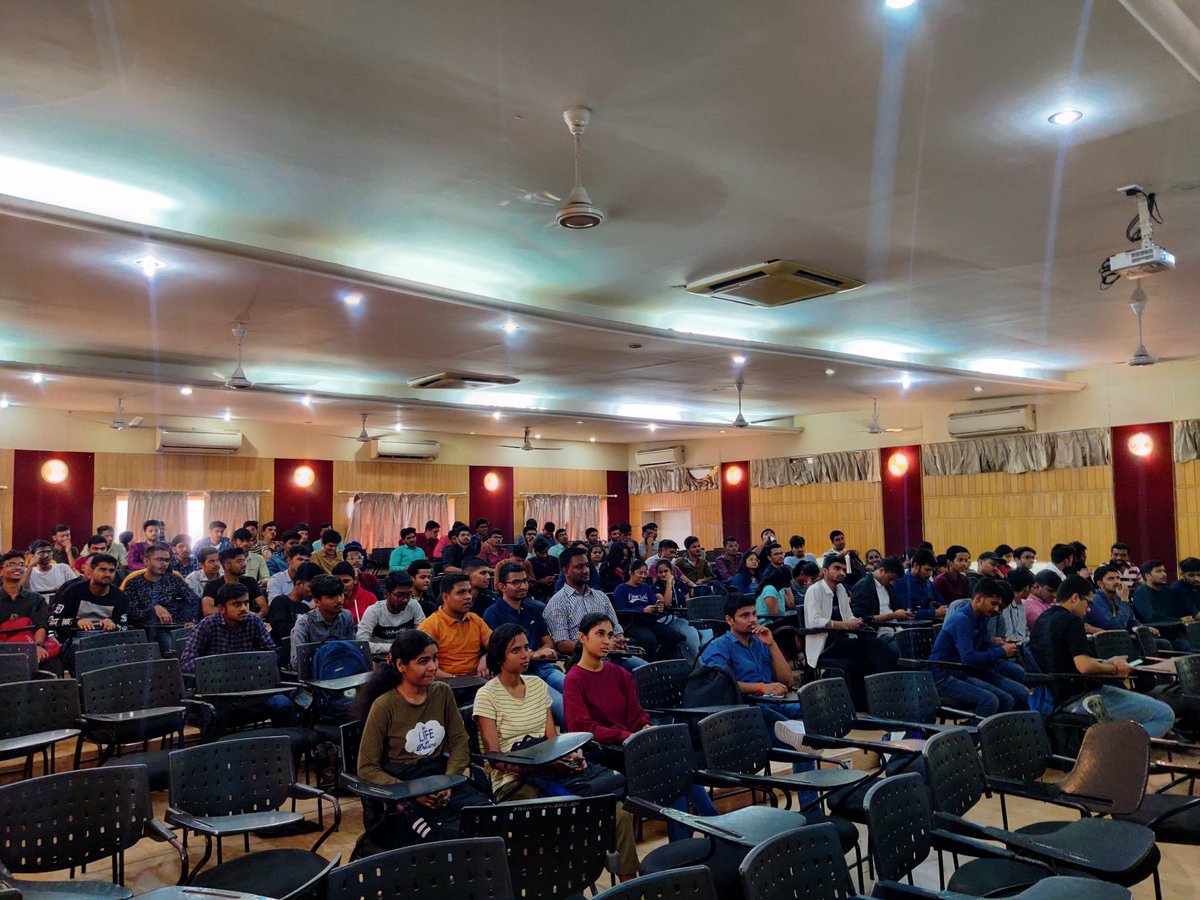 castlexblock's tweet photo. CastleBlock always aimed to literate their people about finances hence the result of it recently we successfully conducted our first event: Financial Literacy Masterclass at  @SinhgadCollege 
We were grateful to have @Zayed_patekari and @thesurajupadhye as our guest speakers !! https://t.co/sFv9FR89S4