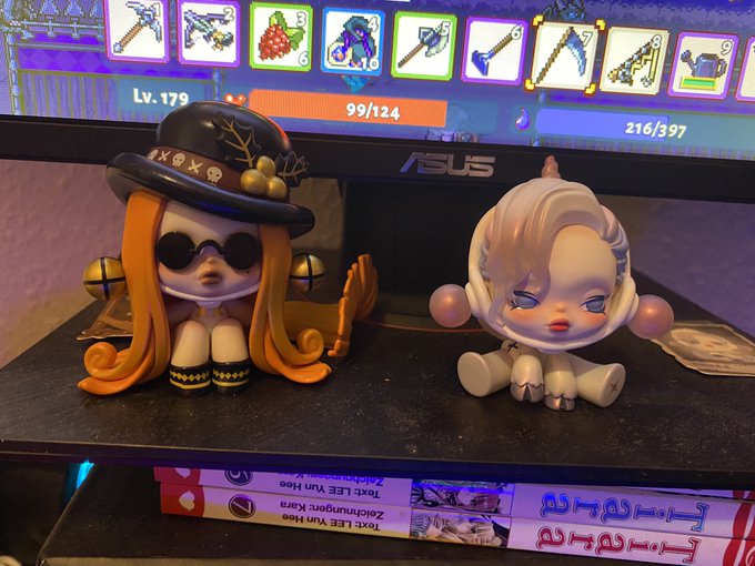 Me and the girls are having a good time :3 (thank you again! I love them! 😍) https://t.co/3qKispxwS4