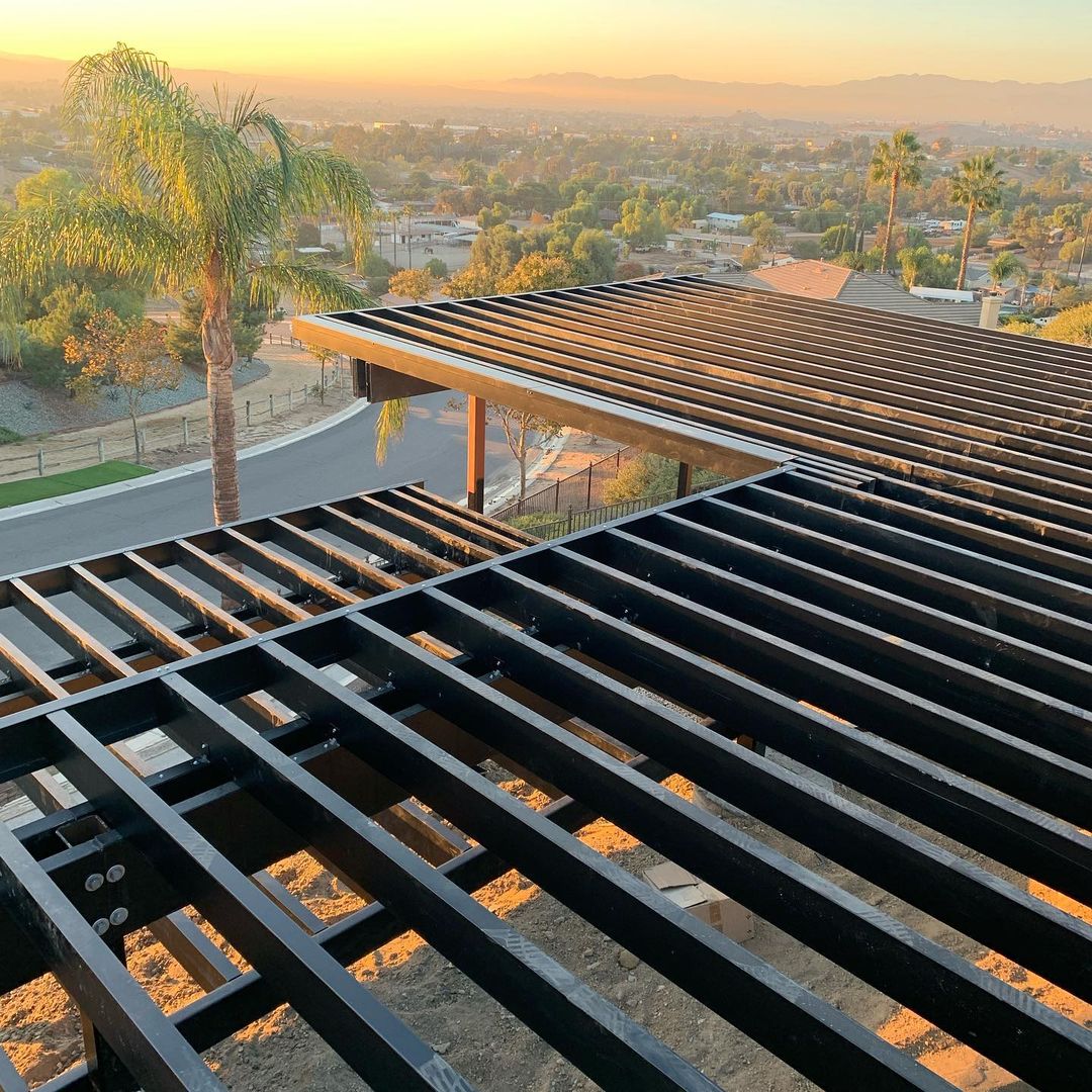 Isn't this the dreamiest steel framing project you've seen? ✨

Come on California, no need to flex this hard. 🔥

Fantastic framing by the team at California Deck Pros 👊
