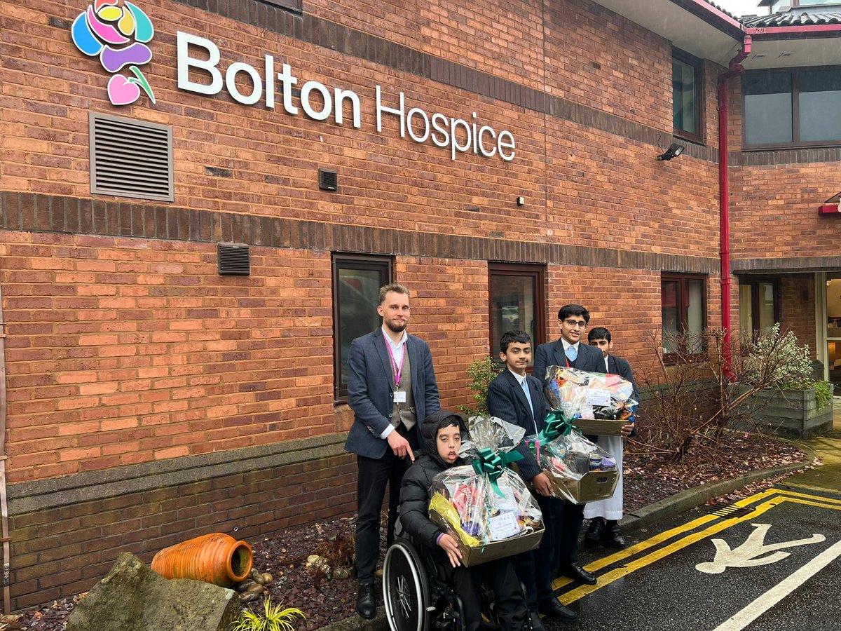 edenboysbolton's tweet photo. It’s been a joy and pleasure today to be creating and delivering our Winter Gift Hampers in and around Bolton. We hope our deliveries have brought happiness and joy with them. #WeAreStar #FestiveWinterGiftProgramme https://t.co/bAdm67fFQL