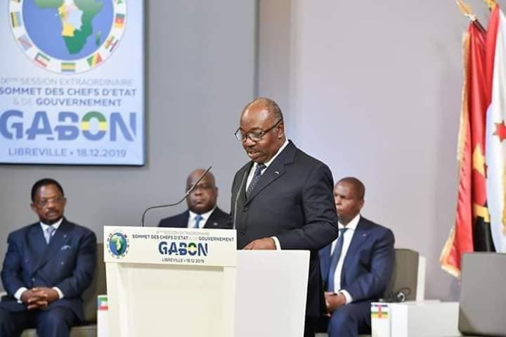 Smndong's tweet photo. Nous sommes le 19 décembre 2022.
À cette même date, il y'a 3 ans, le Président de la République, SE @PresidentABO faisait son grand retour sur la scène internationale en ouvrant le sommet des Chefs d'État de la #CEEAC. L'histoire a retenue !
#continuons #montypo https://t.co/leuoXRmXAp