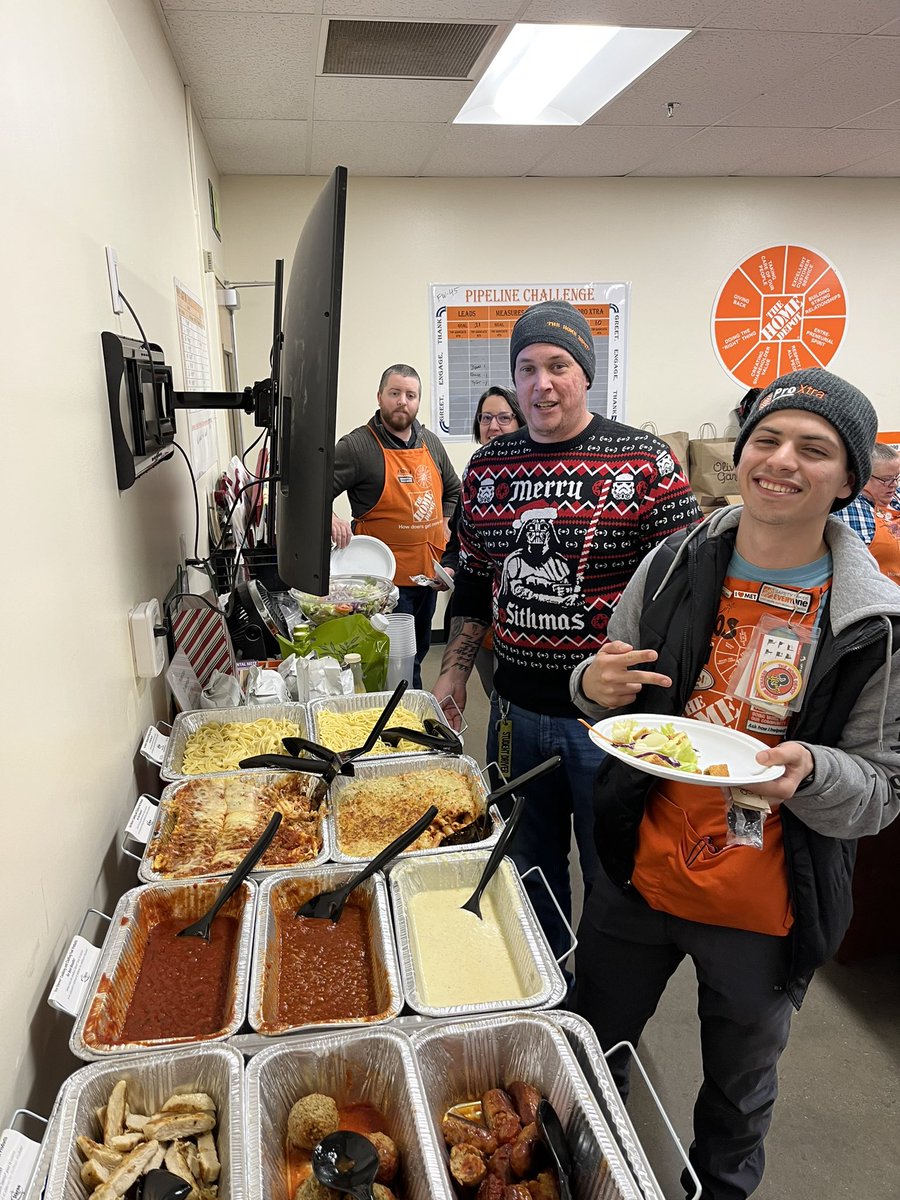 6954 DS Holiday Lunch! Pasta! Happy Holidays to a great team! @Sean_Monty_ <a href="/Seana_THD/">Seana Caruso</a> <a href="/defranco1586/">josh defranco</a> <a href="/shellishel20/">Michelle schoneboom</a> <a href="/wendyra/">wendy armstrong</a> @GroveMighty <a href="/Carlos_A_Hnndz/">Carlos Hernandez</a> <a href="/wendyrr/">wendy ringrose</a>
