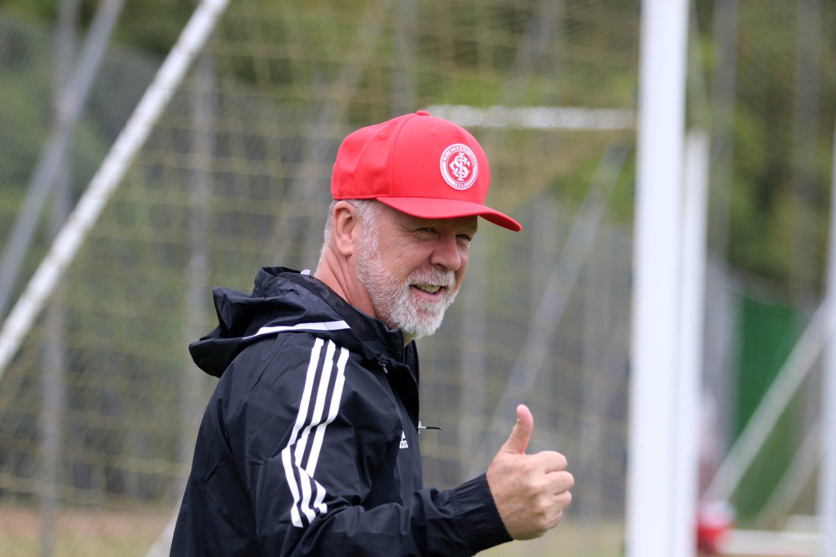 SCInternacional's tweet image. Pronto para o segundo turno de hoje, professor @manomenezes? 😅👊🏽
