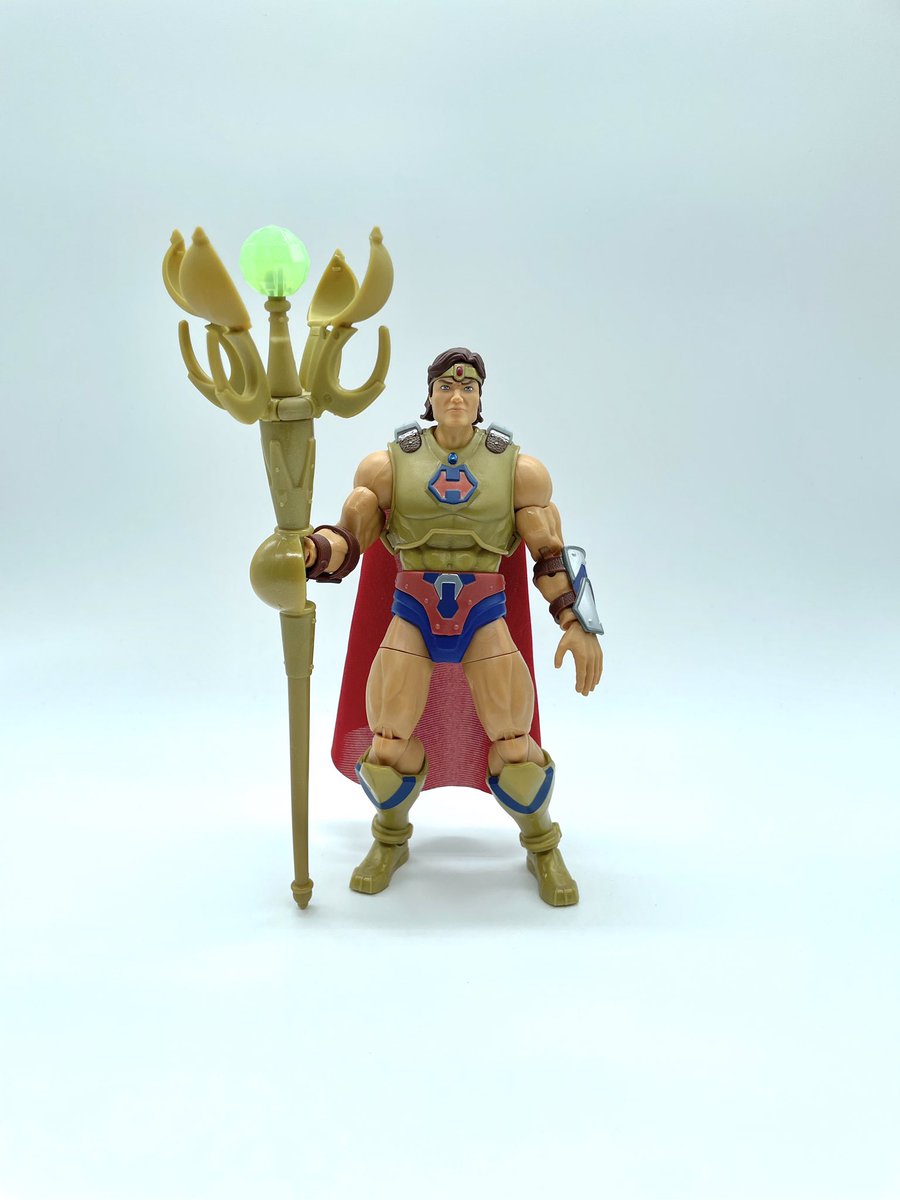 Masterverse Masters of the Universe Revelation He-Ro 

I think he looks great with the soft cape and staff. The toy feels solid and poses well. It’s cool to have him on the shelf next to King Grayskull. He’s worth buying if you can find him. 
#MOTU https://t.co/pT1zGrTSHv