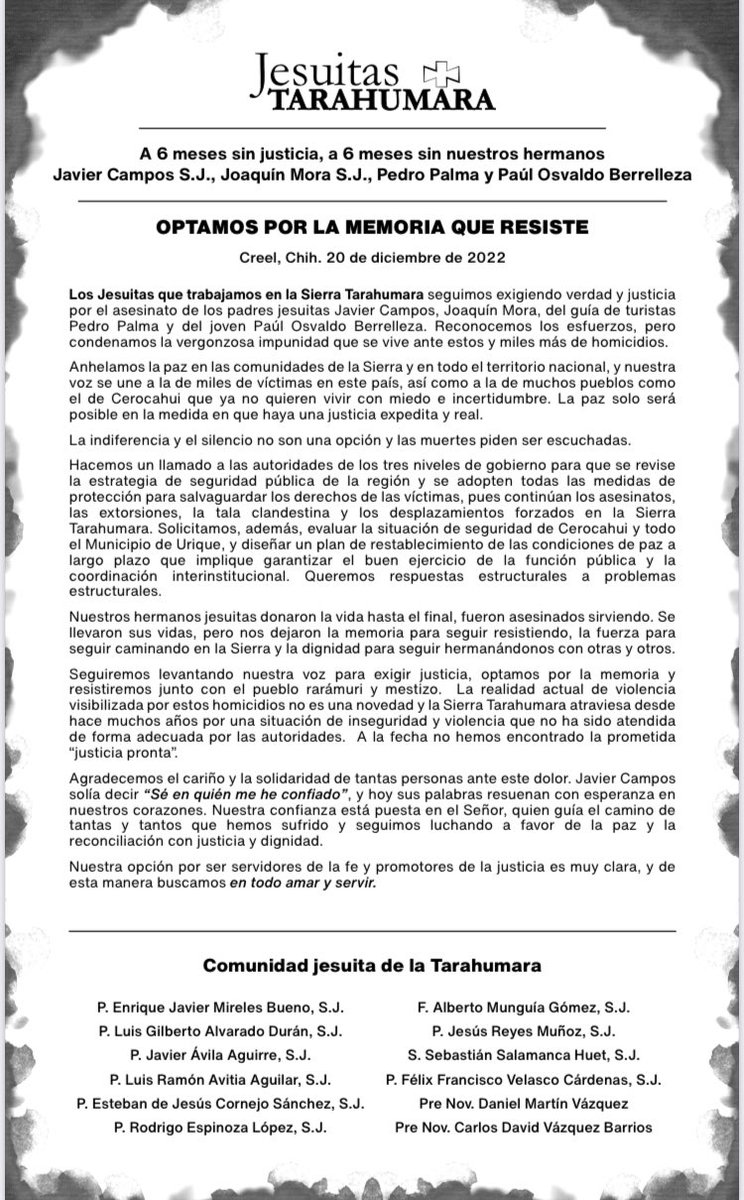 Jesuitas_Mexico's tweet photo. 📍A seis meses de impunidad.Los #jesuitas de la Sierra #Tarahumara hacen llamado a los tres niveles de gobierno para que se revise la estrategia de seguridad de la región, ya que continuan los asesinatos,las extorsiones y los desplazamientos forzados.

🔗 https://t.co/b6s1Dwi07m https://t.co/h3xER5XmFr