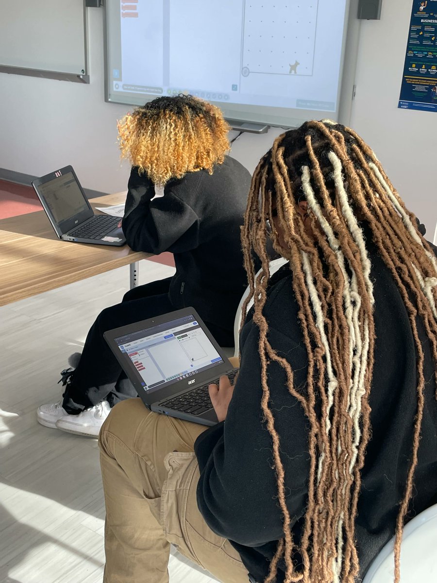 CodeHS_Adam's tweet image. #RT @CodeHS: CodeHS visited Connecticut River Academy in East Hartford, CT last week! High school students learned the basics of programming with Karel the dog. #CSEDWeek2022 #HourofCode