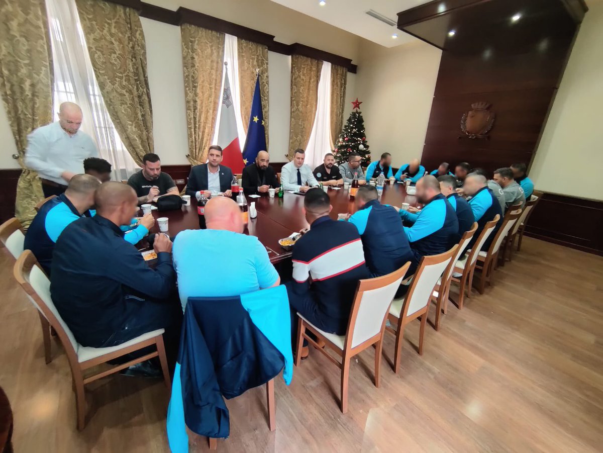 Heartfelt appreciation to prison inmates who carried out professional maintenance at the ministry. They learnt new skills as part of their rehab.  It was nice to share a bite and exchange views during this festive season. Will strive to make prison an orderly rehab centre.