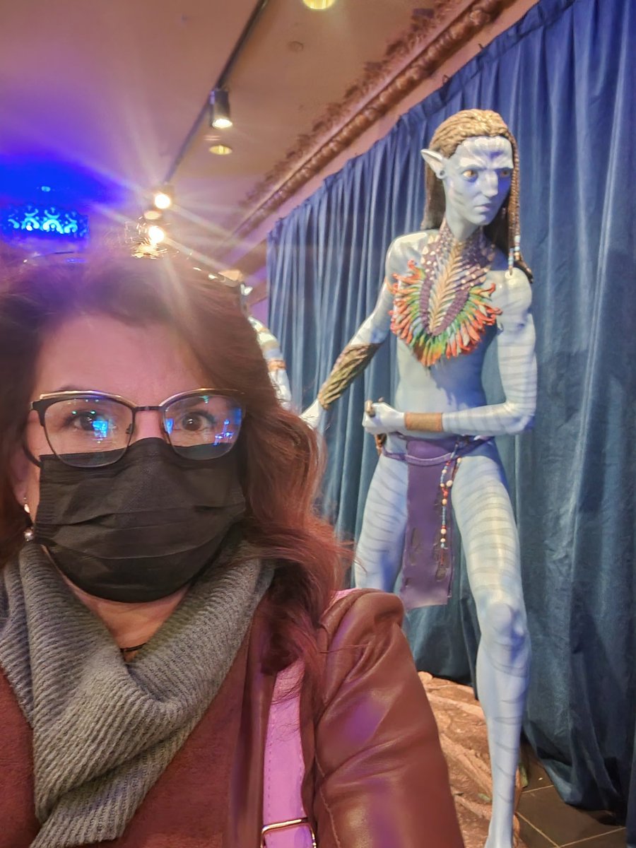 ThatClerksGirl's tweet photo. Got to see a pre-screen of @officialavatar the way of water.
Was a beautiful, magical story. Was wonderful to see the actors #samworthington #SigourneyWeaver and #StevenLang talk about their experiences in the new sequel and what they had to learn to work in water. https://t.co/3kgnEK5ety